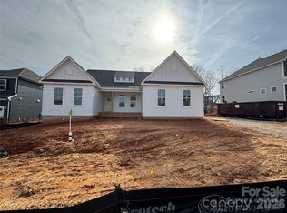 1353 Knob Creek Dr, Gastonia, NC 28054
