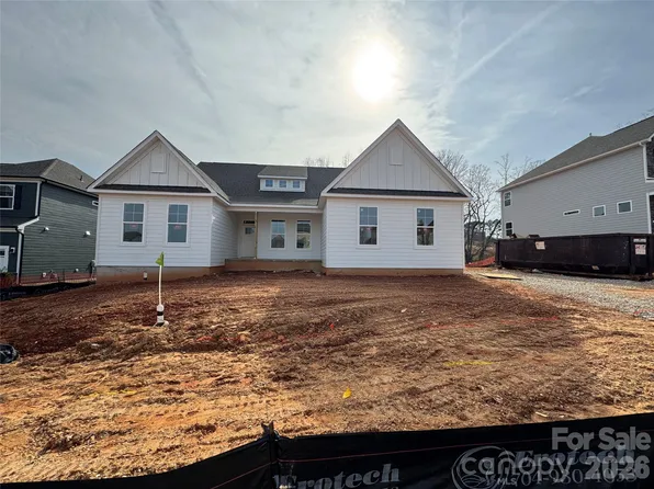 1353 Knob Creek Dr, Gastonia, NC 28054