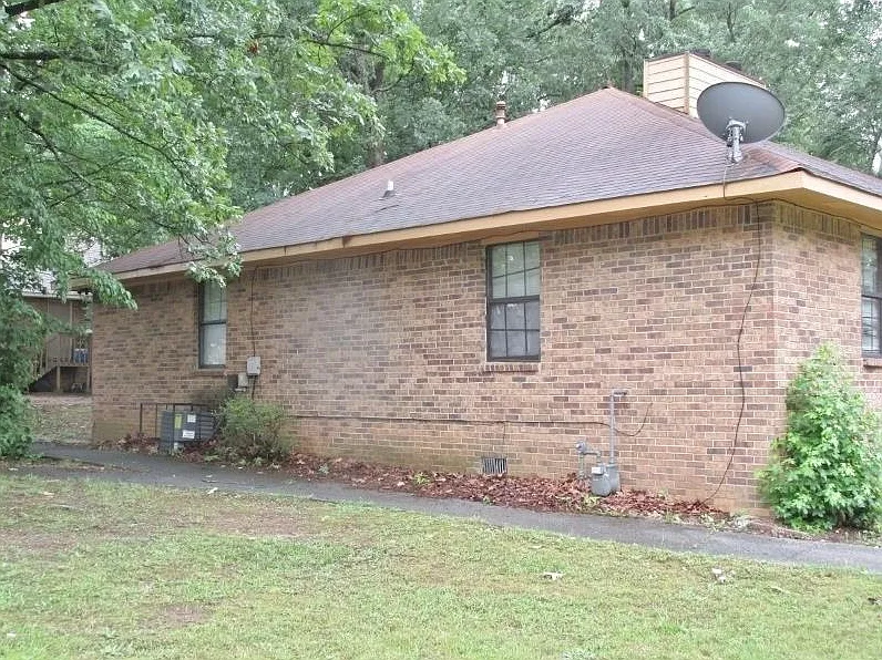 2 bed, 1050 sqft, $1,500 — Photo 4