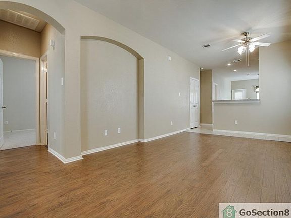 4th image of 10241 Franklin Dr