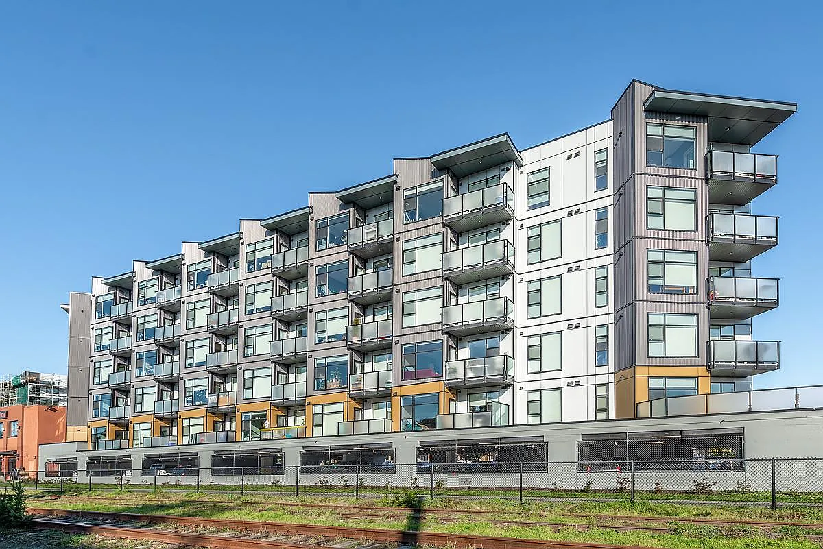 Railside House Apartments — Photo 3