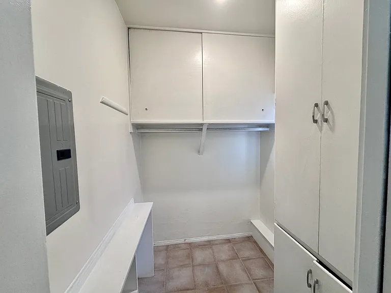 1043 Grant St #C — Photo 4