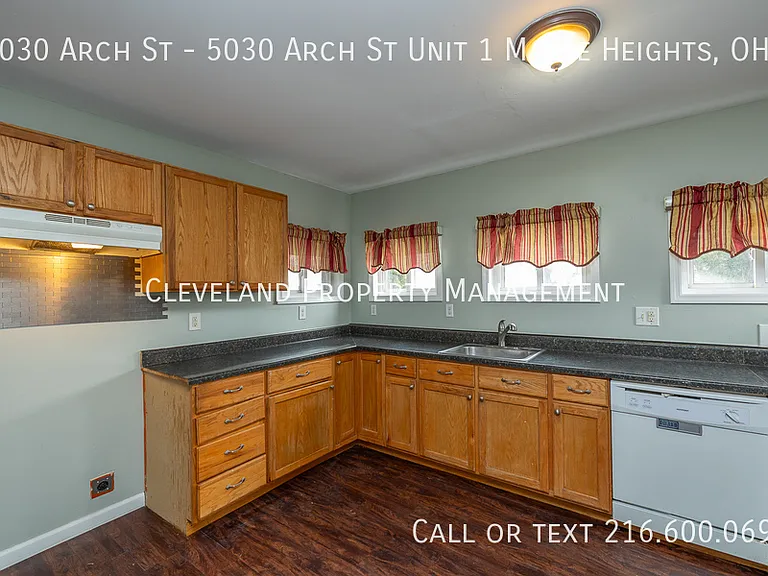 5030 Arch St #1 — Photo 8