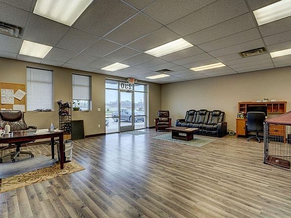 4th image of 200 W Evergreen Pkwy #230