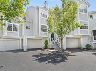 1902 Tanglewood Pl, Whippany, NJ 07981