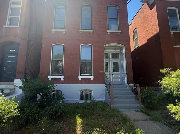 1725 Oregon Pl, Saint Louis, MO 63104