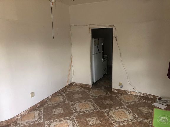 5th image of 208 N Horne