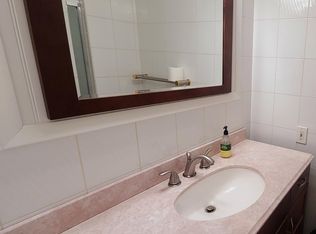 3 Ormont Ln, Stony Brook, NY 11790