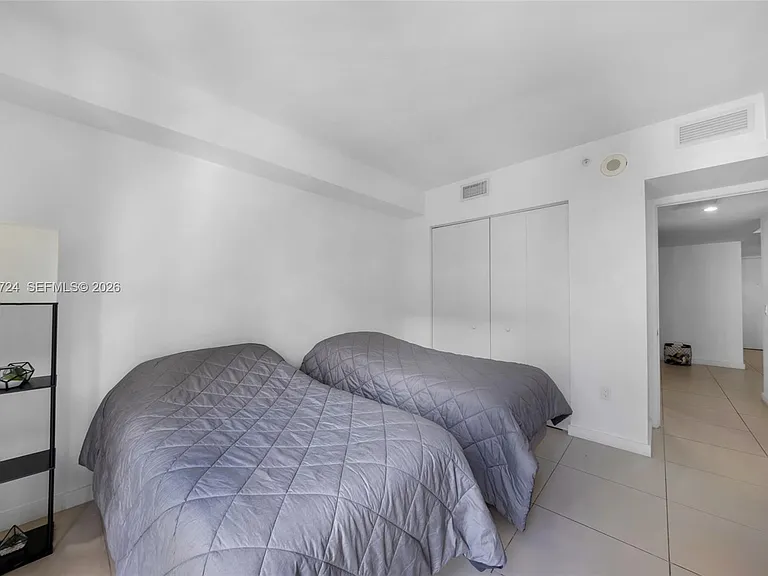 31 SE 6th St #907 — Photo 14