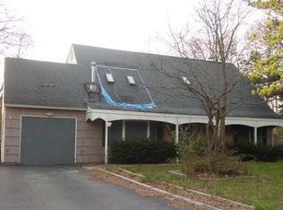 32 Harford Dr, Coram, NY 11727