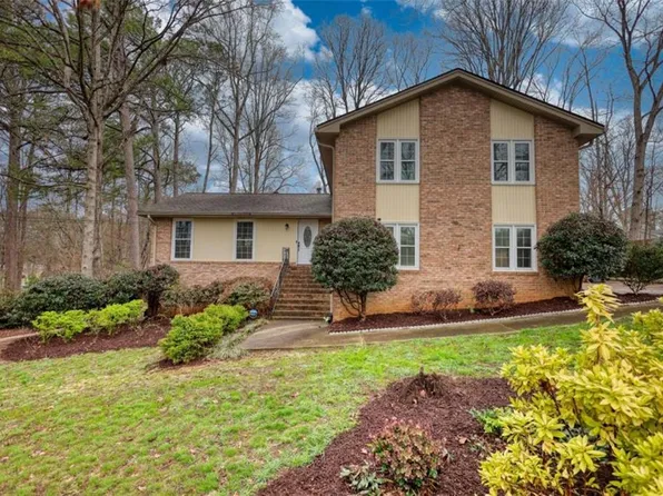 832 Sweet Briar Ln SE, Conyers, GA 30094