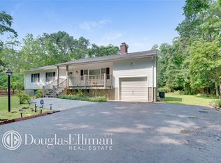 2265 Stars Rd, East Marion, NY 11939