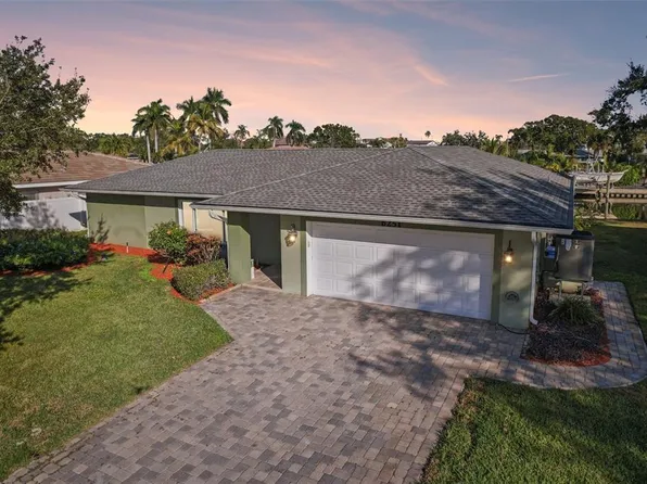 6251 18th St NE, Saint Petersburg, FL 33702
