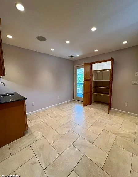 100 1st Ave — Photo 7