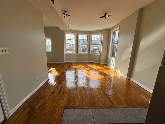 4th image of 329 S Orange Ave #2-F