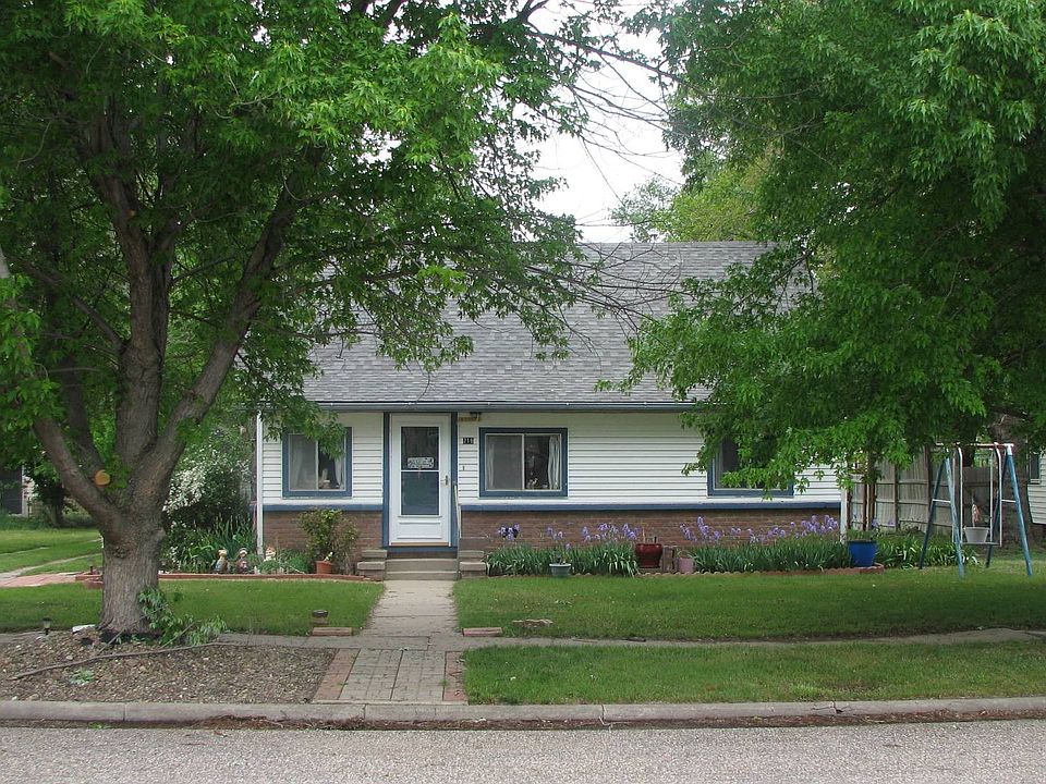 1st image of 216 W 2nd St