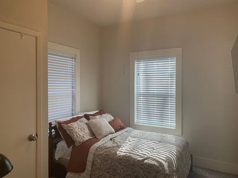 2708 Winbern St — Photo 16