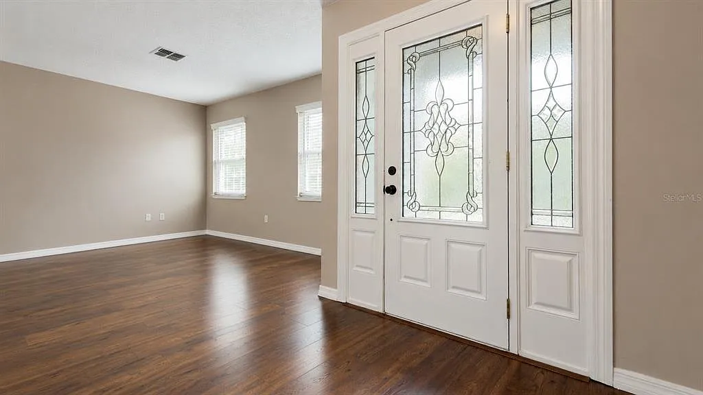 3 bed, 2.0 bath, 1761 sqft, $2,775 — Photo 3