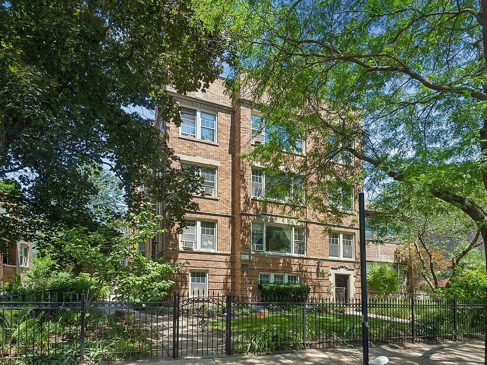 2018 W Greenleaf Ave #1F