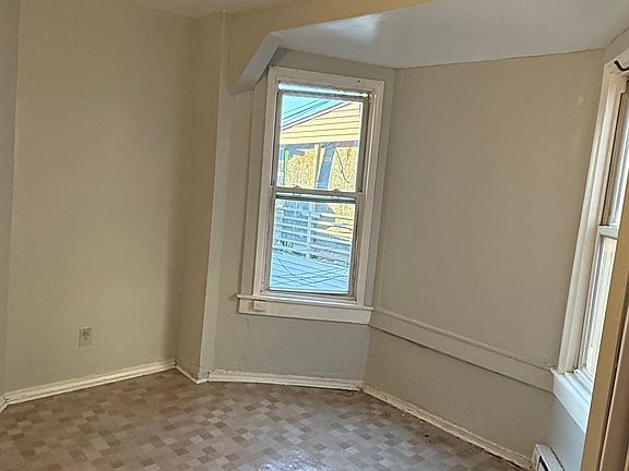 3rd image of 342 N 9th St Floor 2