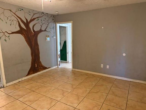 4th image of 1120 Berwyck Dr