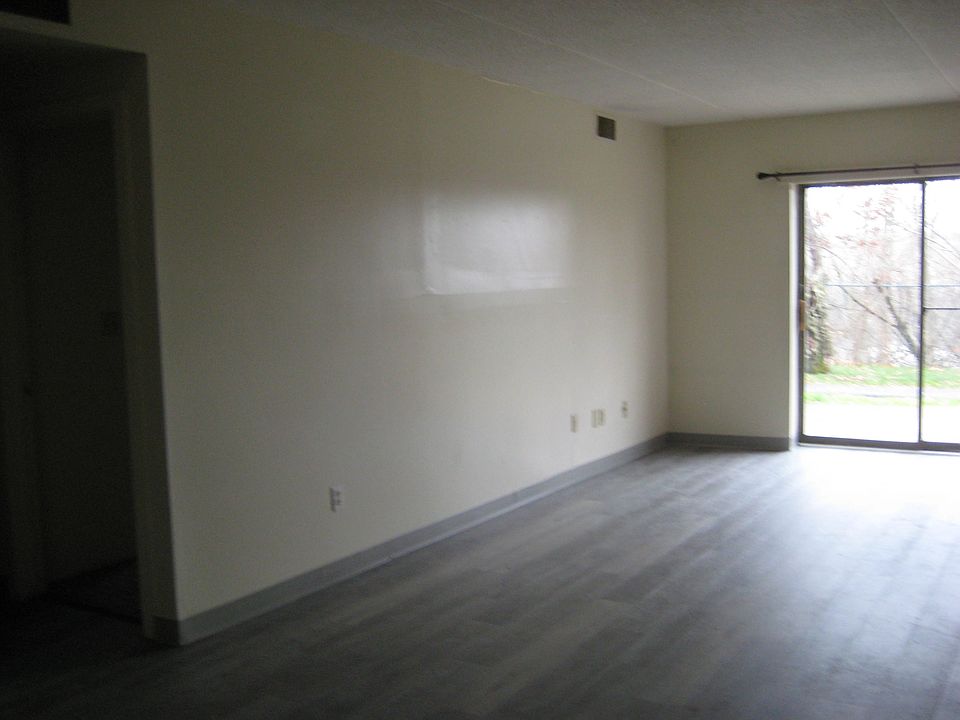 Sliding door to the porch