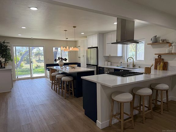 3rd image of 336 Cadillac Cir