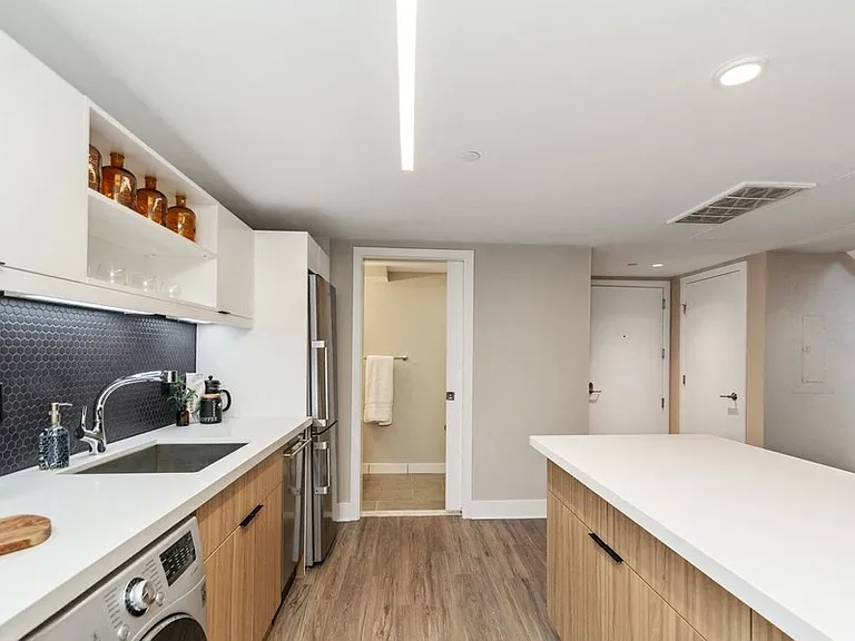 Carver and Slowe Apartments — Photo 34