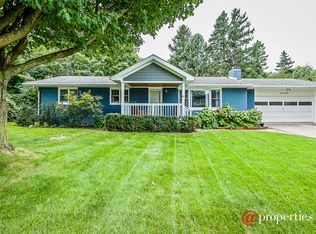 48105 Walnut Ave, New Buffalo, MI 49117