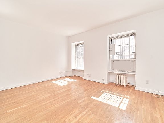 4th image of 317 W 29th St APT 1C