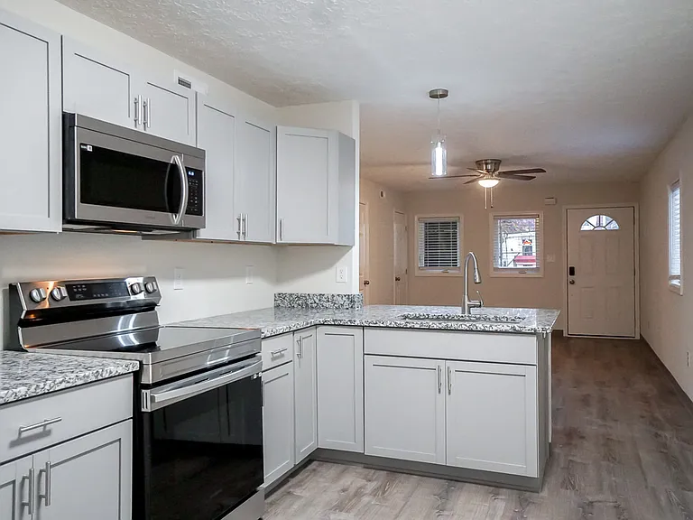 1638 W Kentucky St — Photo 4