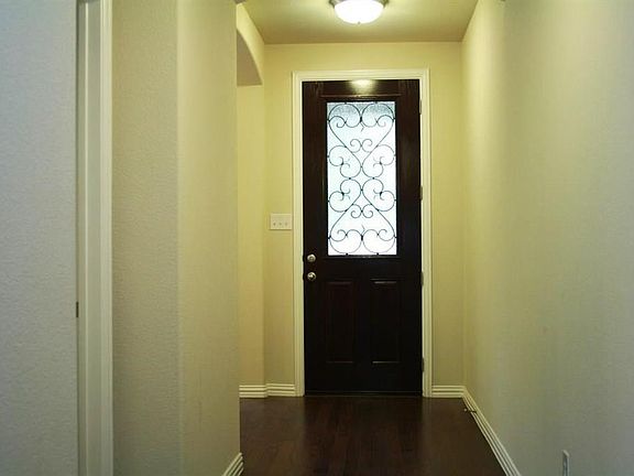 3rd image of 800 Hardwood Dr