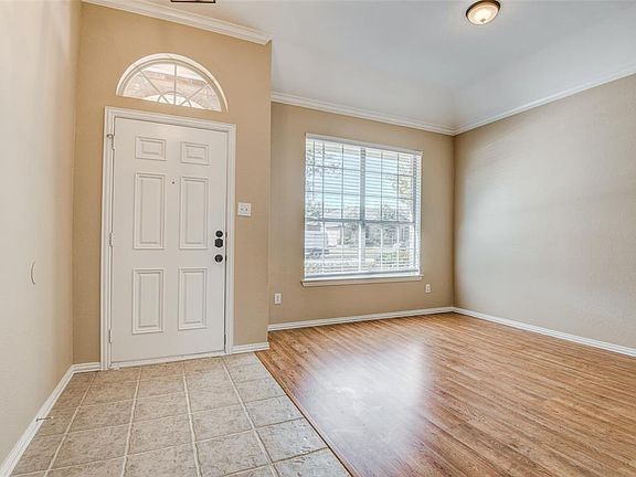 4th image of 8716 Oakwood Ln