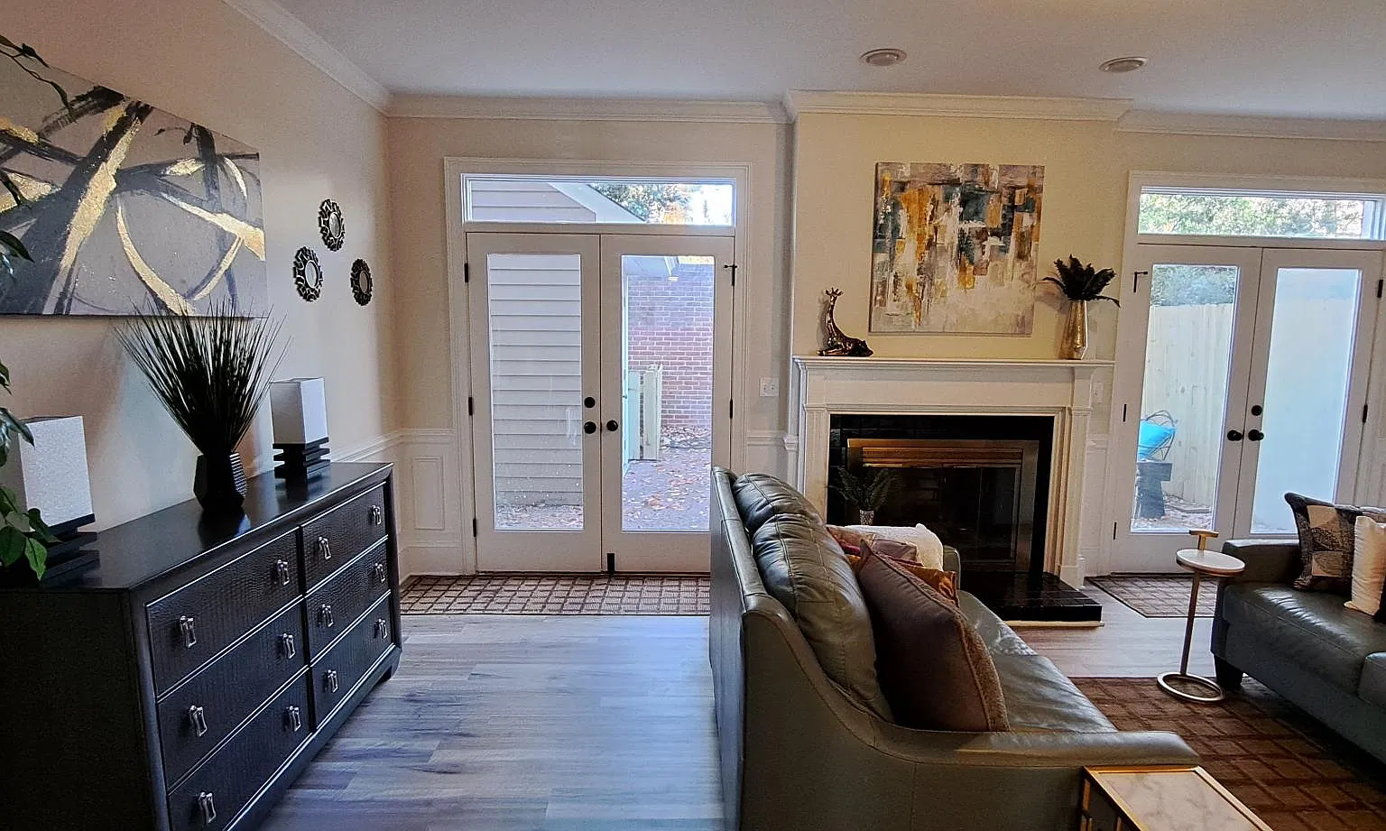 3 bed, 2.5 bath, 1816 sqft, $1,950 — Photo 2