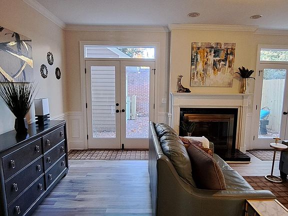 2nd image of 400 Mallet Hill Rd APT C4