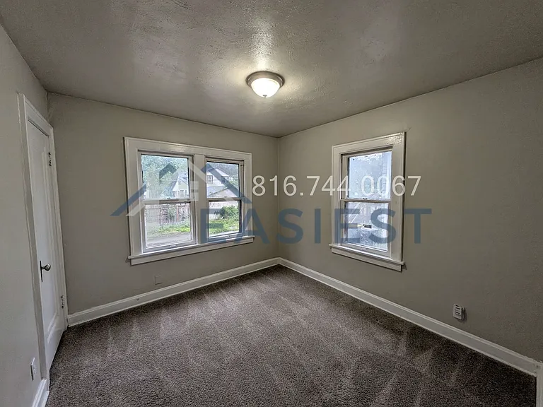 5225 Woodland Ave — Photo 11