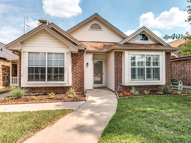 1461 Javelin Way — Photo 14