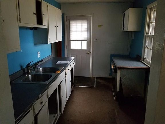 5th image of 2014 Hartford Ave