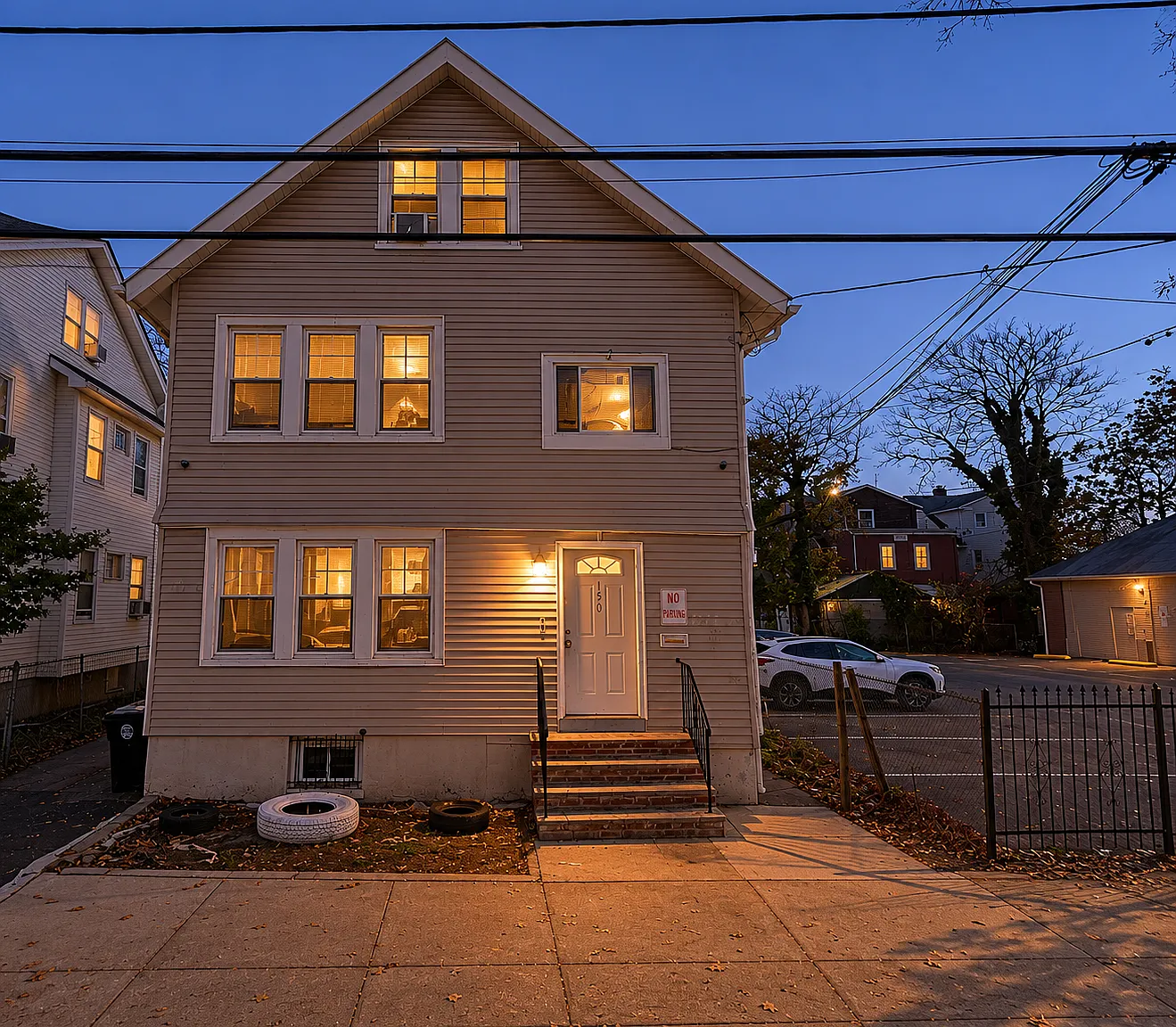 4 bed, 1100 sqft, $2,495 — Photo 1