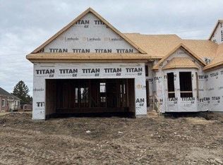 45675 Beaufort Dr, Macomb, MI 48044