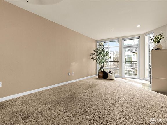 5th image of 211 Kirkland Ave #415