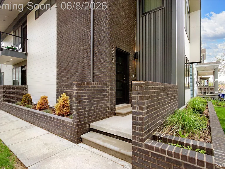 2223 Wabash St — Photo 24