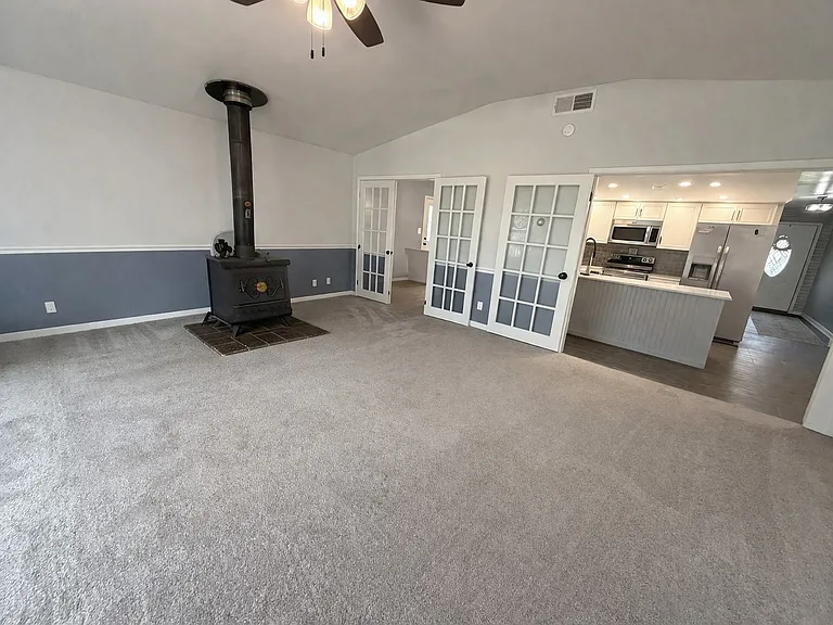 2119 Oaklyn Dr — Photo 6
