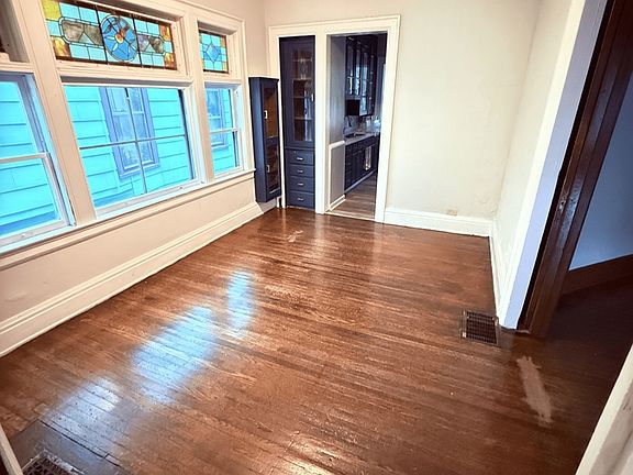 3rd image of 267 Hoyt St Unit 1