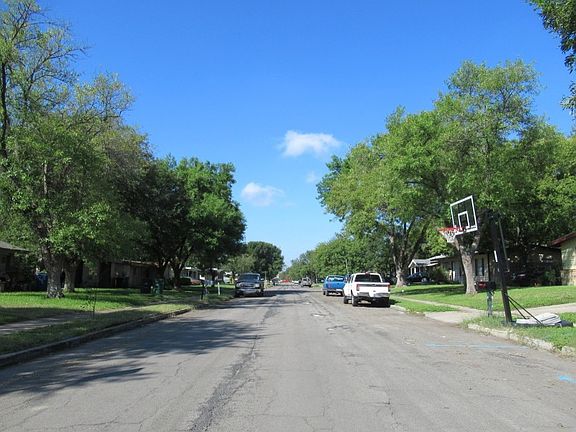 5th image of 5142 Village Lawn