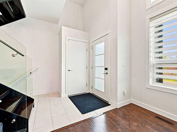 4th image of 1530 W Bayside Ave SW #103