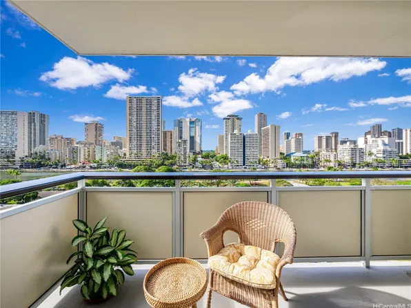 509 University Ave APT 1003, Honolulu, HI 96826