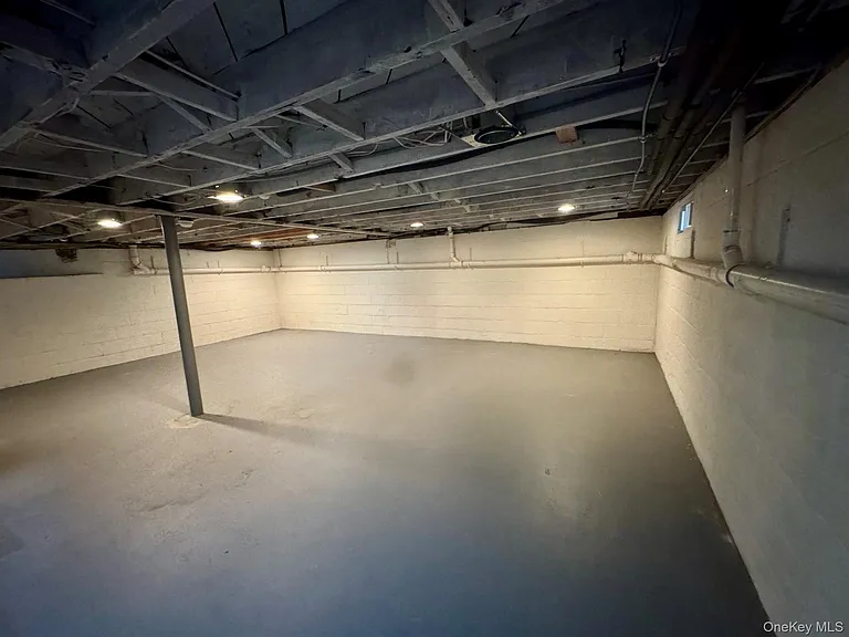 1 Allen St #1 — Photo 14