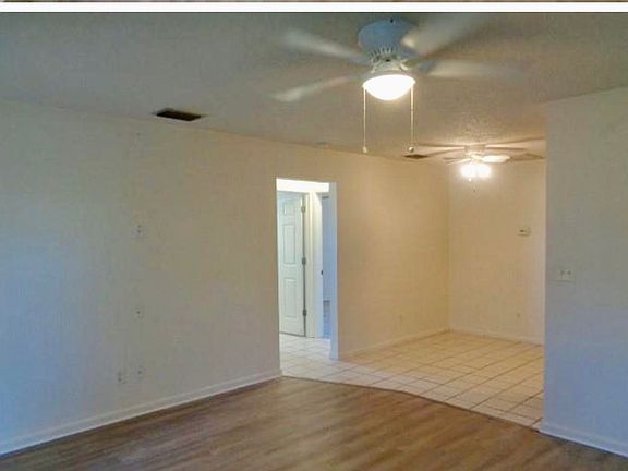 2nd image of 528 SE 7th St #4