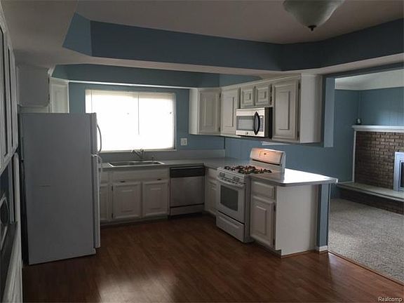 3rd image of 35737 Marina Dr
